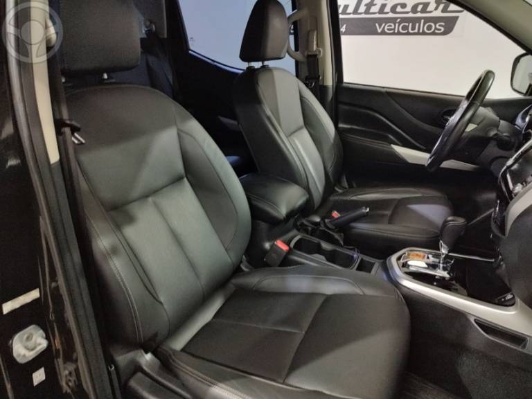 NISSAN - FRONTIER 2.3 XE 4X4 CD BI TURBO DIESEL 4P AUTOMÁTICO - 2019/2020 - PRETA - R$ 149.900,00