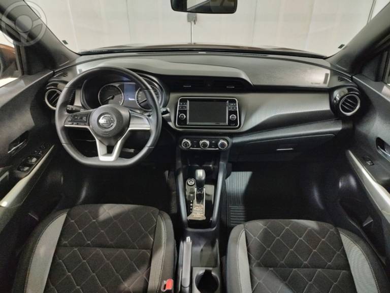 NISSAN - KICKS 1.6 16V FLEX SV 4P XTRONIC - 2018/2019 - MARROM - R$ 84.900,00