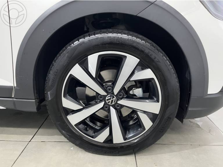 VOLKSWAGEN - NIVUS 1.0 TSI HIGHLINE FLEX 4P AUTOMÁTICO - 2020/2021 - BRANCA - R$ 109.900,00