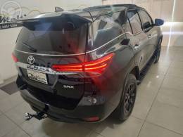 TOYOTA - HILUX SW4 2.8 SRX 4X4 7 LUGARES 16V TURBO INTERCOOLER DIESEL 4P AUTOMÁTICO - 2018/2018 - PRETA - R$ 239.000,00