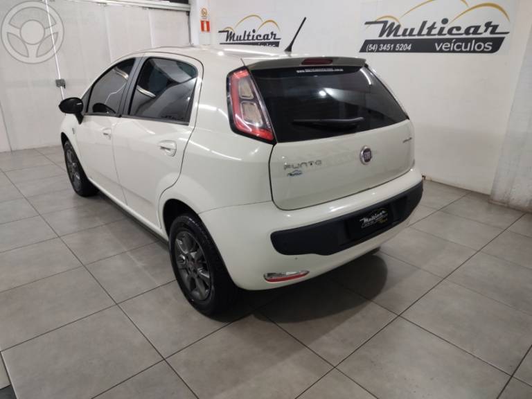 FIAT - PUNTO 1.4 ATTRACTIVE 8V FLEX 4P MANUAL - 2014/2015 - BRANCA - R$ 44.900,00