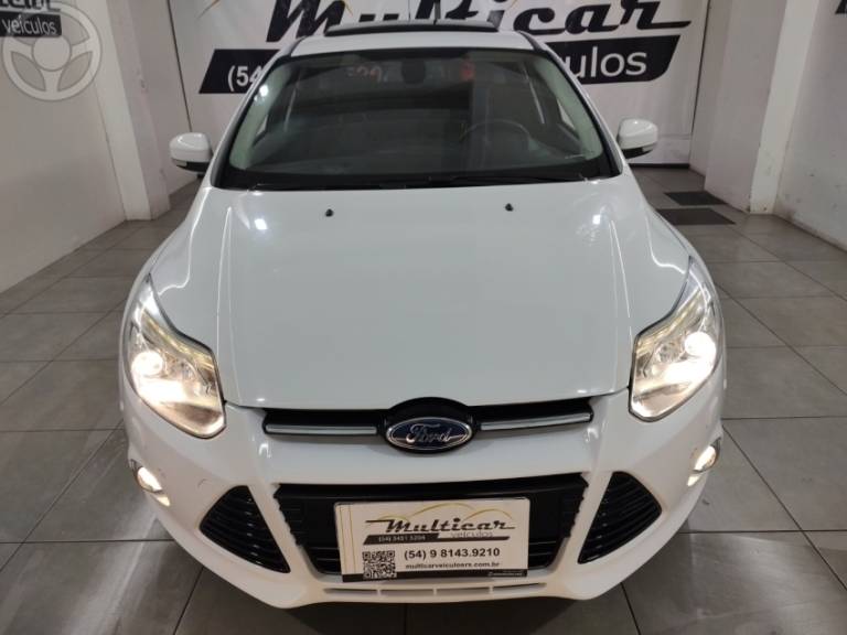 FORD - FOCUS 2.0 TITANIUM HATCH 16V FLEX 4P AUTOMÁTICO - 2015/2015 - BRANCA - R$ 58.900,00