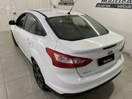 FORD - FOCUS 2.0 TITANIUM SEDAN 16V FLEX 4P AUTOMÁTICO - 2014/2014 - BRANCA - R$ 58.000,00