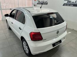 VOLKSWAGEN - GOL 1.6 MSI TOTALFLEX TRENDLINE 4P MANUAL - 2017/2018 - BRANCA - R$ 46.900,00