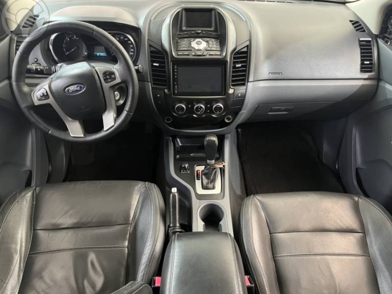 FORD - RANGER 3.2 LIMITED 4X4 CD 20V DIESEL 4P AUTOMÁTICO - 2015/2015 - CINZA - R$ 115.000,00