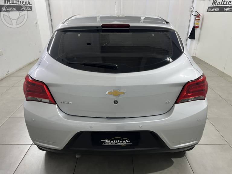 CHEVROLET - ONIX 1.0 MPFI LT 8V FLEX 4P MANUAL - 2017/2018 - PRATA - R$ 53.900,00