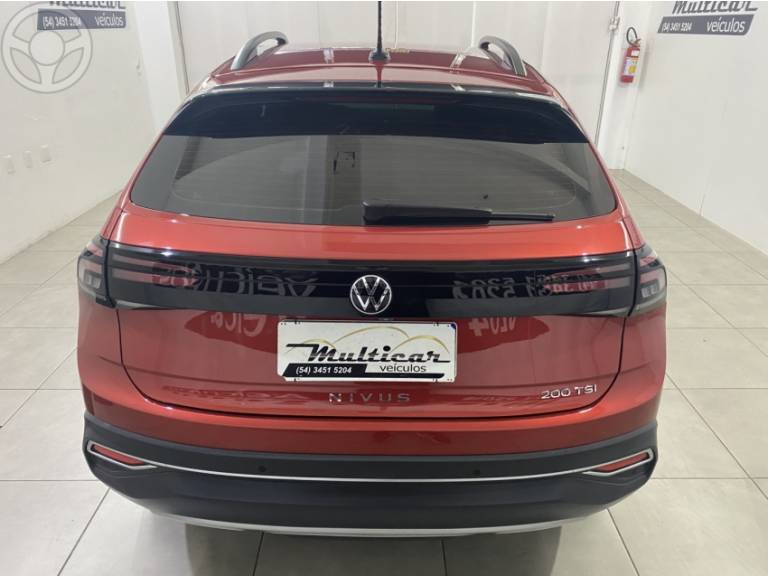 VOLKSWAGEN - NIVUS 1.0 TSI HIGHLINE FLEX 4P AUTOMÁTICO - 2022/2023 - VERMELHA - R$ 117.900,00