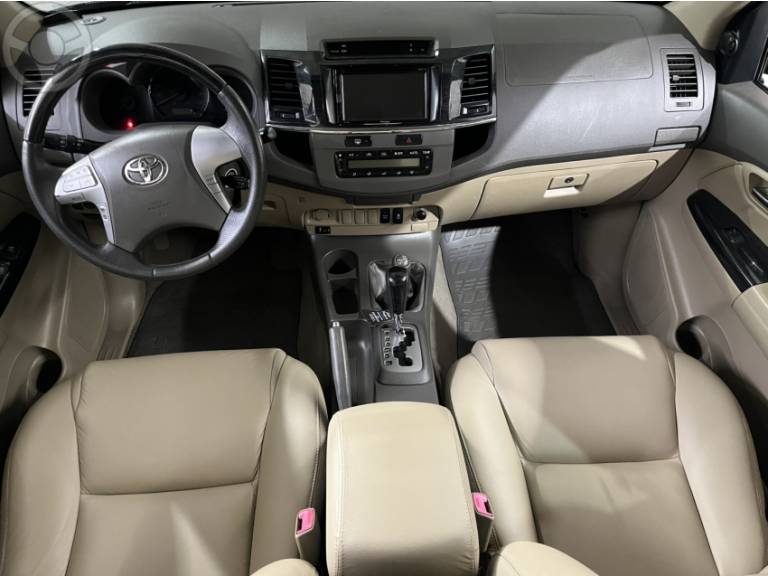 TOYOTA - HILUX SW4 3.0 SRV 4X4 16V TURBO INTERCOOLER DIESEL 4P AUTOMÁTICO - 2012/2013 - PRETA - R$ 139.900,00