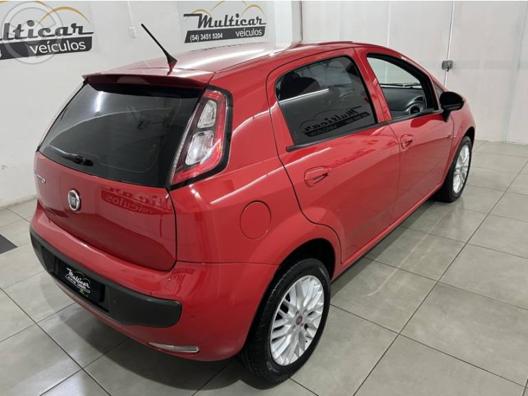 FIAT - PUNTO 1.6 ESSENCE 16V FLEX 4P MANUAL - 2014/2014 - VERMELHA - R$ 42.900,00