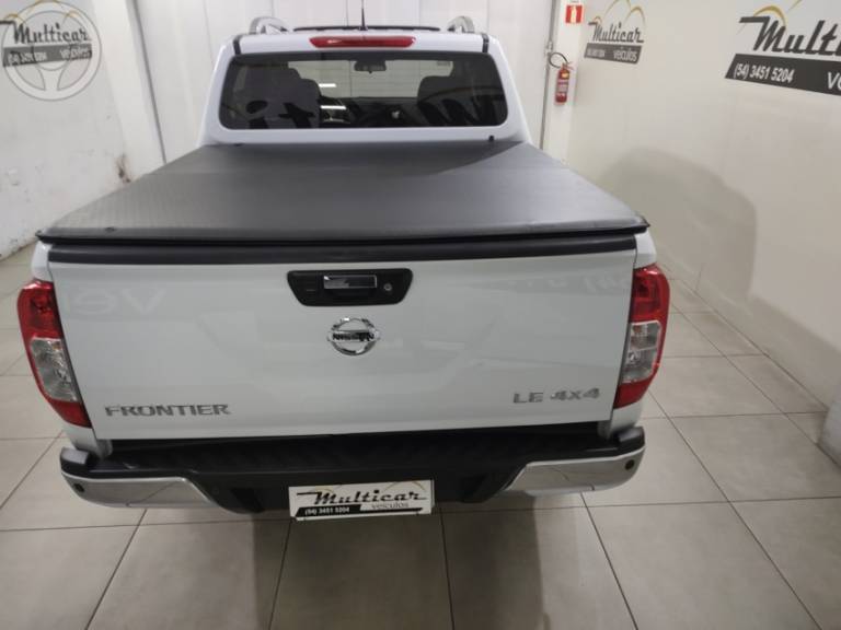 NISSAN - FRONTIER 2.3 LE 4X4 CD BI TURBO DIESEL 4P AUTOMÁTICO - 2021/2022 - BRANCA - R$ 179.900,00