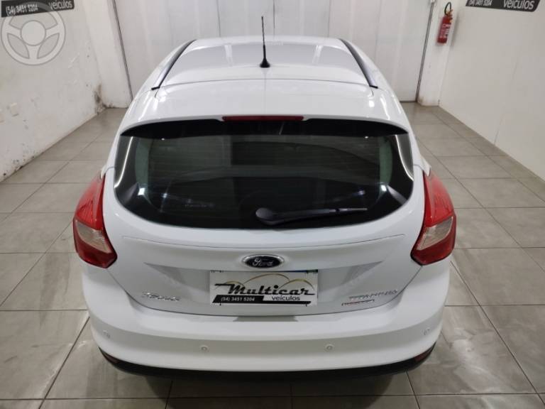 FORD - FOCUS 2.0 TITANIUM HATCH 16V FLEX 4P AUTOMÁTICO - 2015/2015 - BRANCA - R$ 60.000,00