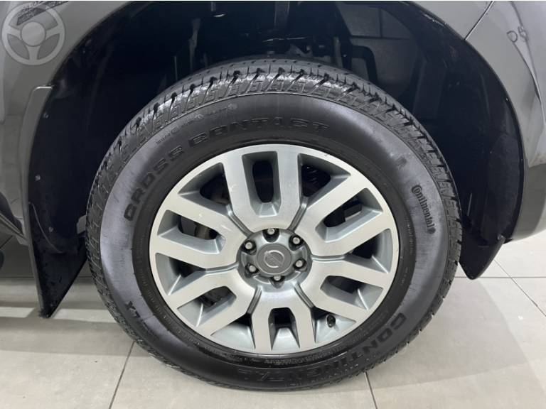 NISSAN - FRONTIER 2.5 SL 4X4 CD TURBO ELETRONIC DIESEL 4P AUTOMÁTICO - 2014/2015 - PRETA - R$ 106.900,00