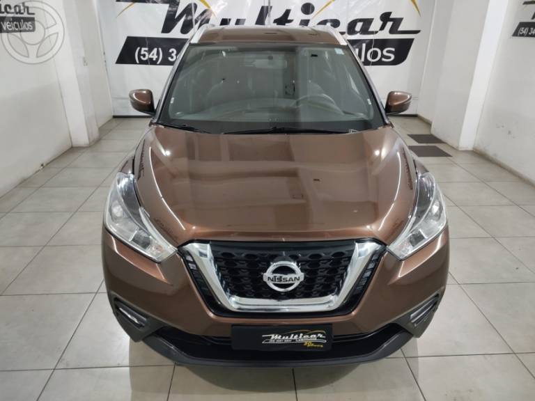 NISSAN - KICKS 1.6 16V FLEX SV 4P XTRONIC - 2018/2019 - MARROM - R$ 84.900,00