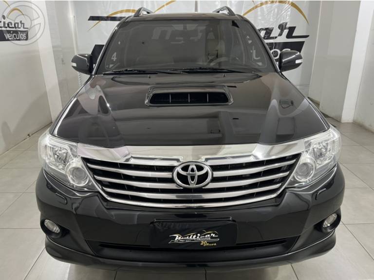 TOYOTA - HILUX SW4 3.0 SRV 4X4 16V TURBO INTERCOOLER DIESEL 4P AUTOMÁTICO - 2012/2013 - PRETA - R$ 139.900,00