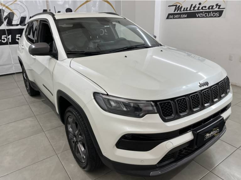 JEEP - COMPASS 1.3 LONGITUDE T270 16V TURBO FLEX 4P AUTOMÁTICO - 2021/2022 - BRANCA - R$ 134.900,00