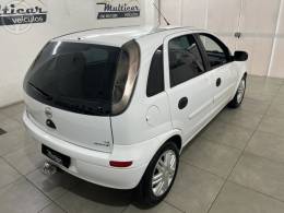 CHEVROLET - CORSA 1.4 MPFI MAXX 8V FLEX 4P MANUAL - 2011/2012 - BRANCA - R$ 34.900,00