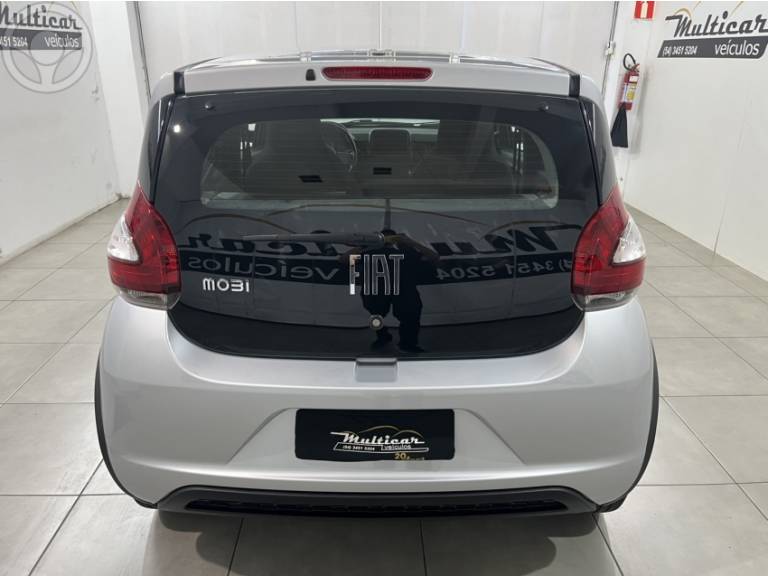 FIAT - MOBI 1.0 8V EVO FLEX LIKE. MANUAL - 2021/2022 - PRATA - R$ 49.900,00