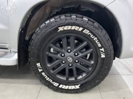 TOYOTA - HILUX SW4 2.7 SR 4X2 16V FLEX 4P AUTOMÁTICO - 2012/2012 - PRATA - R$ 107.500,00