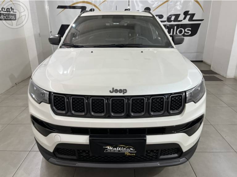 JEEP - COMPASS 1.3 LONGITUDE T270 16V TURBO FLEX 4P AUTOMÁTICO - 2021/2022 - BRANCA - R$ 134.900,00