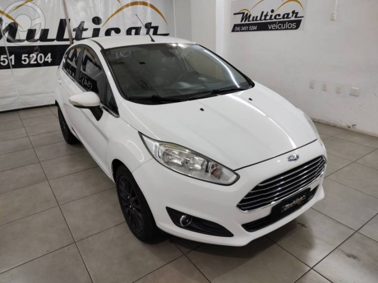FORD - FIESTA 1.6 TITANIUM PLUS HATCH 16V FLEX 4P AUTOMÁTICO - 2016/2016 - BRANCA - R$ 55.900,00