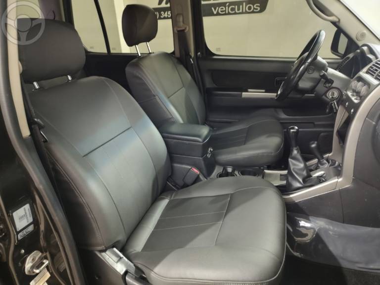 NISSAN - XTERRA 2.8 SE 4X4 8V TURBO INTERCOOLER DIESEL 4P MANUAL - 2005/2006 - PRETA - R$ 81.000,00