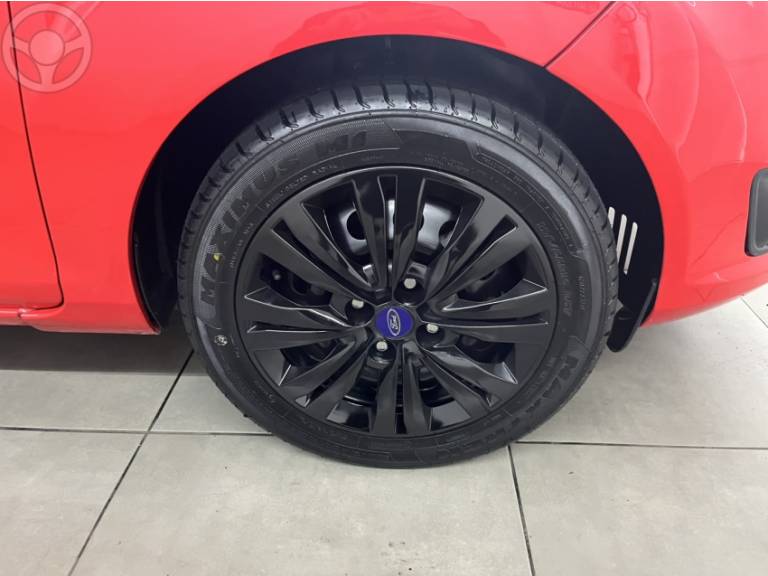 FORD - FIESTA 1.5 S HATCH 16V FLEX 4P MANUAL - 2013/2014 - VERMELHA - R$ 43.900,00