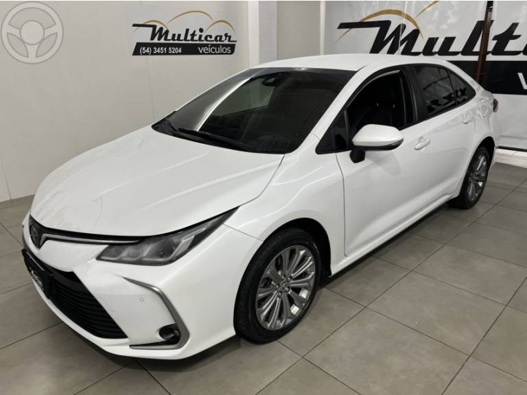TOYOTA - COROLLA 2.0 XEI 16V FLEX 4P AUTOMÁTICO - 2022/2023 - BRANCA - R$ 133.900,00