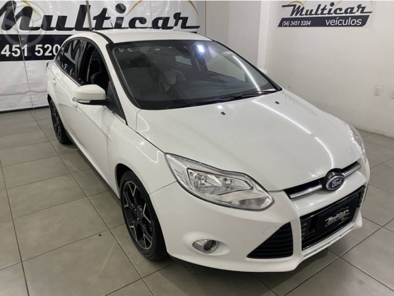 FORD - FOCUS 2.0 TITANIUM SEDAN 16V FLEX 4P AUTOMÁTICO - 2014/2014 - BRANCA - R$ 58.000,00