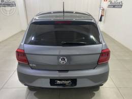 VOLKSWAGEN - GOL 1.6 MSI 8V TOTALFLEX 4P MANUAL - 2021/2022 - CINZA - R$ 59.900,00