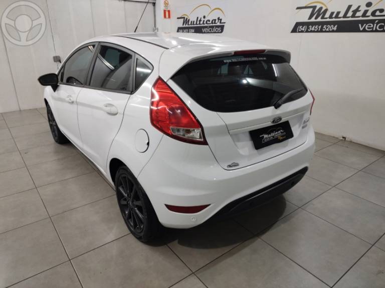 FORD - FIESTA 1.0 SEL ECOBOOST GTDI 12V 4P AUTOMÁTICO - 2018/2018 - BRANCA - R$ 62.500,00