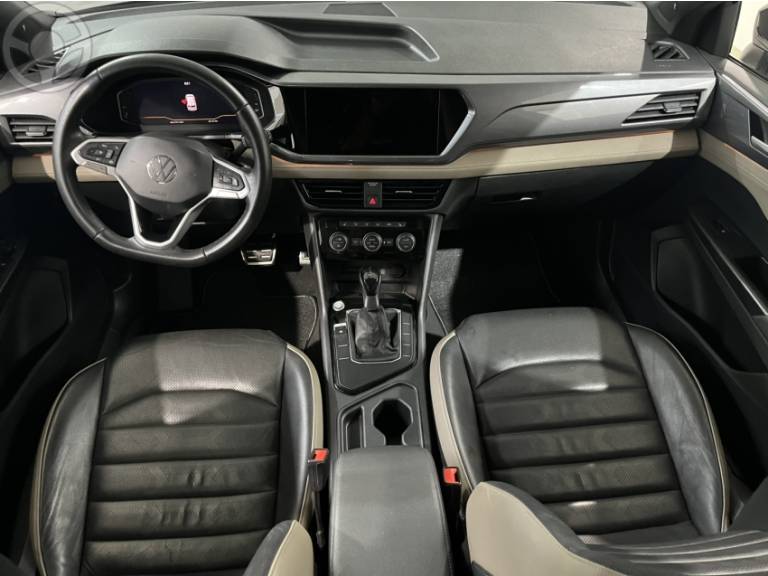 VOLKSWAGEN - TAOS 1.4 16V HIGHLINE TSI FLEX 4P AUTOMÁTICO - 2022/2022 - BEGE - R$ 147.900,00