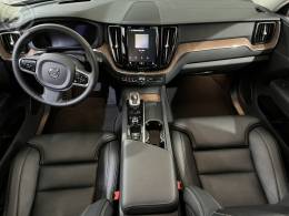 VOLVO - XC60 2.0 T8 ULTIMATE AWD HIBRIDO 4P AUTOMÁTICO - 2022/2023 - PRATA - R$ 329.900,00