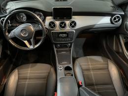 MERCEDES-BENZ - GLA 200 1.6 CGI ADVANCE 16V TURBO FLEX 4P AUTOMÁTICO - 2015/2015 - BRANCA - R$ 109.900,00