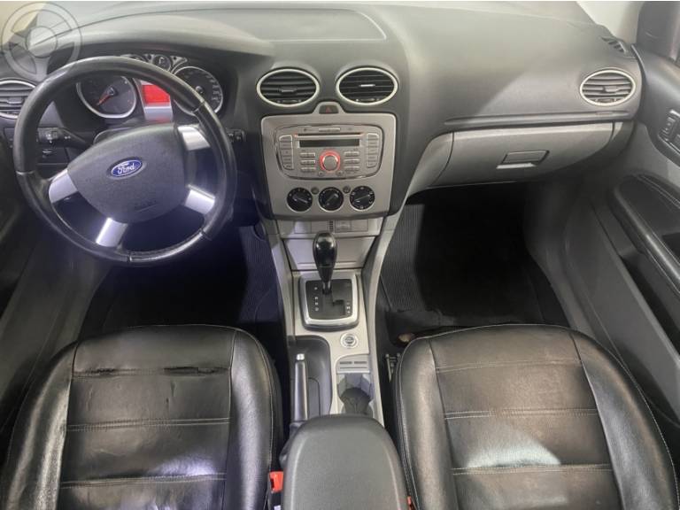 FORD - FOCUS 2.0 GLX 16V FLEX 4P AUTOMÁTICO - 2013/2013 - BRANCA - R$ 48.000,00