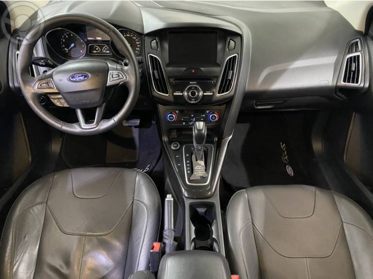 FORD - FOCUS 2.0 TITANIUM HATCH 16V FLEX 4P AUTOMÁTICO - 2015/2016 - BRANCA - R$ 64.900,00