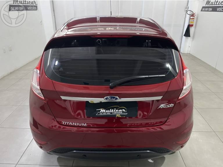 FORD - FIESTA 1.6 TITANIUM HATCH 16V FLEX 4P AUTOMÁTICO - 2017/2018 - VERMELHA - R$ 63.500,00