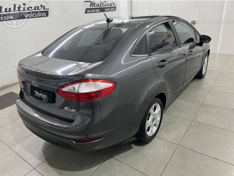 FORD - FIESTA 1.6 SE SEDAN 16V FLEX 4P MANUAL - 2014/2015 - CINZA - R$ 47.500,00