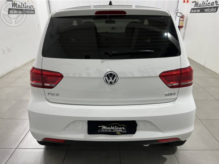 VOLKSWAGEN - FOX 1.6 MSI TRENDLINE 8V FLEX 4P MANUAL - 2016/2016 - BRANCA - R$ 50.900,00