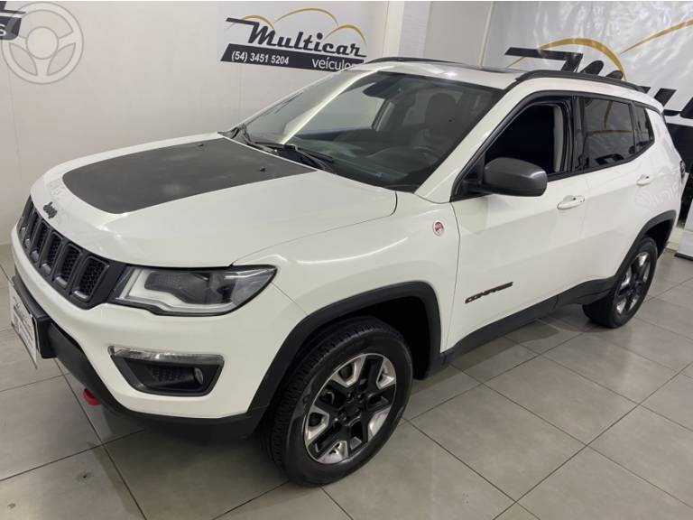 JEEP - COMPASS 2.0 16V DIESEL TRAILHAWK 4X4 AUTOMÁTICO - 2018/2018 - BRANCA - R$ 118.000,00