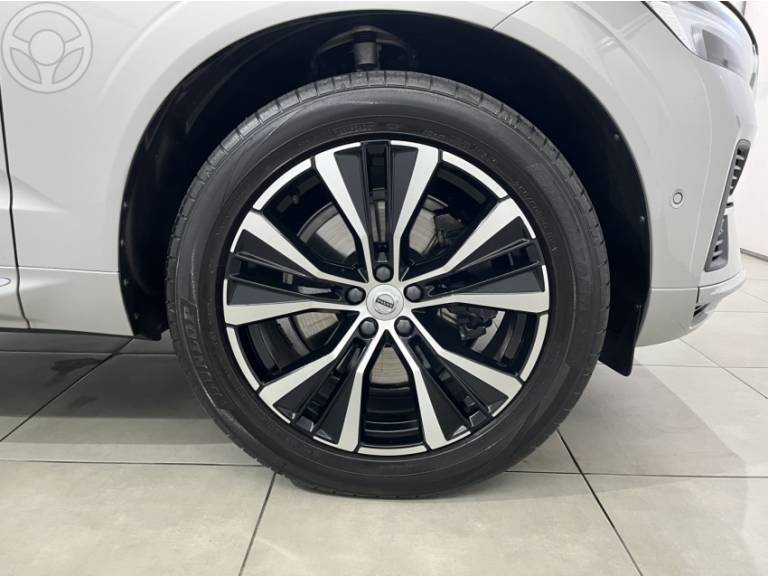 VOLVO - XC60 2.0 T8 ULTIMATE AWD HIBRIDO 4P AUTOMÁTICO - 2022/2023 - PRATA - R$ 329.900,00