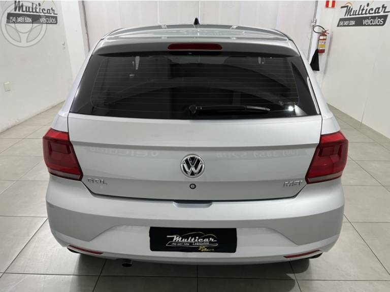 VOLKSWAGEN - GOL 1.6 MSI TOTALFLEX TRENDLINE 4P MANUAL - 2018/2018 - PRATA - R$ 47.900,00