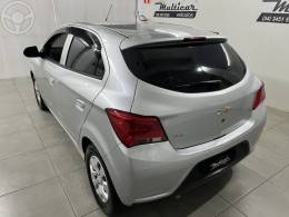 CHEVROLET - ONIX 1.0 MPFI LT 8V FLEX 4P MANUAL - 2017/2018 - PRATA - R$ 53.900,00