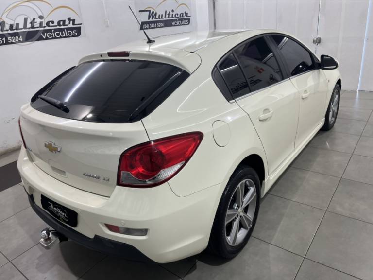 CHEVROLET - CRUZE 1.8 LT SPORT6 16V FLEX 4P AUTOMÁTICO - 2014/2015 - BRANCA - R$ 64.900,00