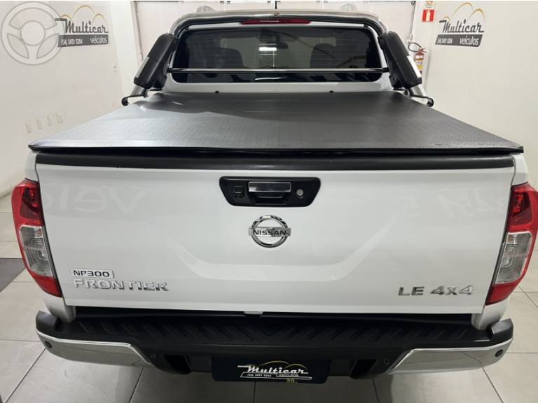 NISSAN - FRONTIER 2.3 LE 4X4 CD BI TURBO DIESEL 4P AUTOMÁTICO - 2017/2017 - BRANCA - R$ 129.900,00