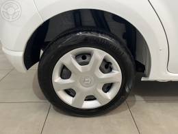 RENAULT - SANDERO 1.6 EXPRESSION 8V FLEX 4P MANUAL - 2013/2014 - BRANCA - R$ 34.500,00