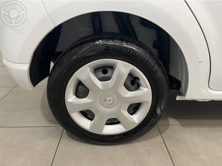 RENAULT - SANDERO 1.6 EXPRESSION 8V FLEX 4P MANUAL - 2013/2014 - BRANCA - R$ 34.500,00