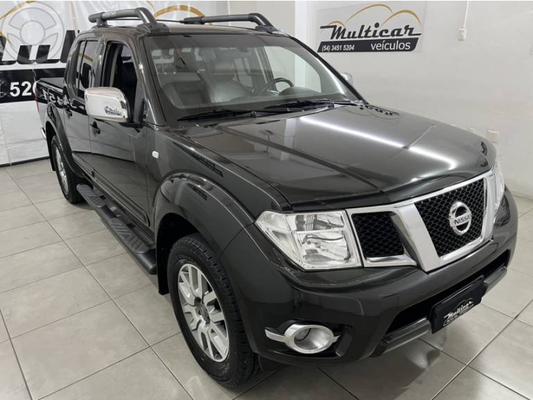 NISSAN - FRONTIER 2.5 SL 4X4 CD TURBO ELETRONIC DIESEL 4P AUTOMÁTICO - 2014/2015 - PRETA - R$ 106.900,00