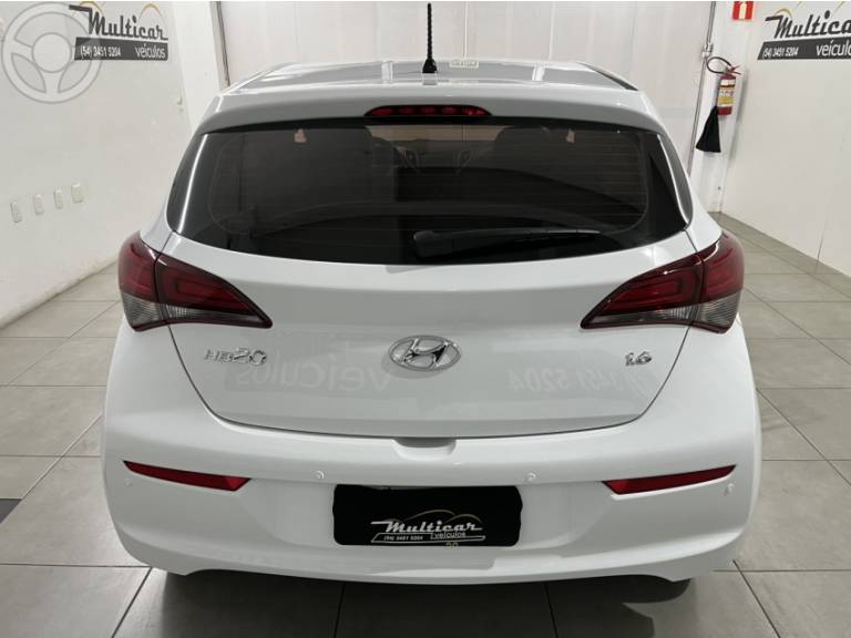 HYUNDAI - HB20 1.6 COMFORT PLUS 16V FLEX 4P MANUAL - 2018/2019 - BRANCA - R$ 62.900,00