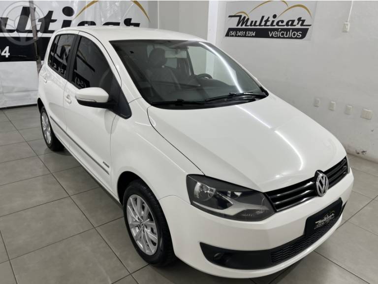 VOLKSWAGEN - FOX 1.6 MI PRIME 8V FLEX 4P MANUAL - 2012/2013 - BRANCA - R$ 42.500,00