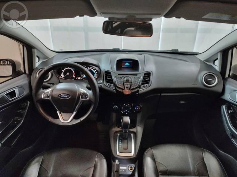 FORD - FIESTA 1.6 TITANIUM PLUS HATCH 16V FLEX 4P AUTOMÁTICO - 2016/2016 - BRANCA - R$ 55.900,00